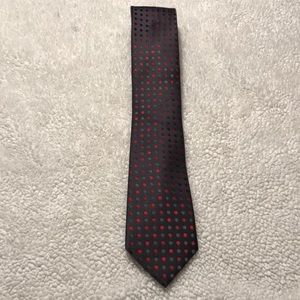 Geoffrey Beene Polka Tie. Men’s Tie. 100% Silk